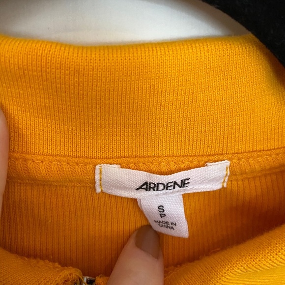 Ardene Yellow T-Shirt with Collar and Front Zip - Picture 4 of 7
